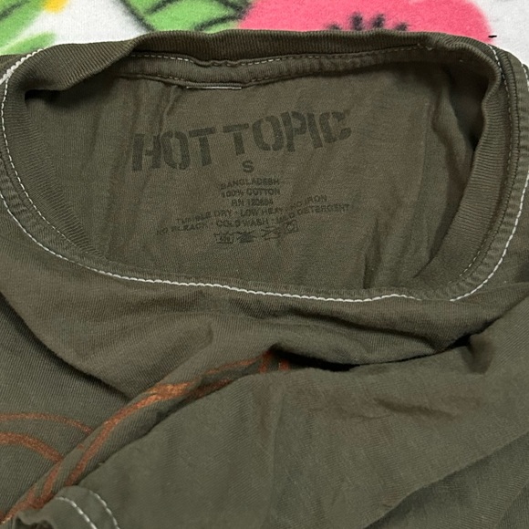 Hot Topic Moth T- Shirt - Picture 3 of 3